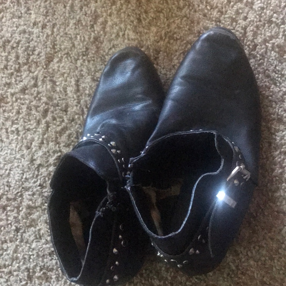 6 pairs of used girl shoes